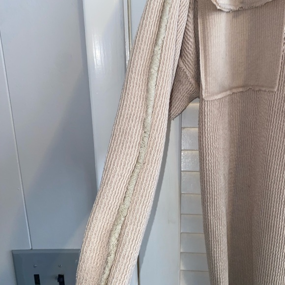 Shacket - Picture 2 of 4